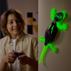 Hex Bots Wall Crawler Gecko Glow in The Dark 2