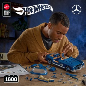 Mattel Brick Shop Klocki Hot Wheels Mercedes-Benz 300 SL Samochód do zbudowania Zestaw HWW25 2