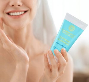 LUMINEO Professional Line Szczoteczka do twarzy Brush Pro turkusowa + Żel oczyszczajacy Lumineo do skóry wrażliwej 100 ml 6