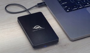 4.0TB Envoy Ultra Thunderbolt 5 Ultra-Portable SSD 4
