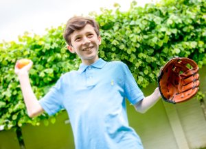 Rękawica miotacza z piłką 2