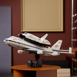 LEGO Icons Carrier of shuttles (10360) 9