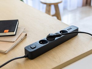 Listwa zasilająca antyprzepięciowa TRACER Power Line+ mobile ready 5 m (4 gniazda + 3x USB A, 5V 2,4A) 5