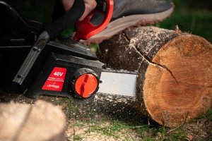 Pilarka akumulatorowa LGACS-1240 z mocą 1200 W i silnikiem bezszczotkowym 13