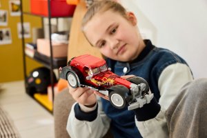 LEGO Disney Samochód Cruelli De Mon (43277) 3