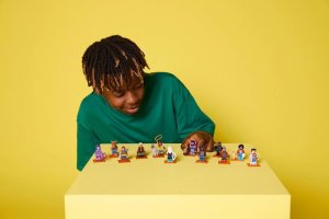 LEGO Minifigures Spider-Man: Poprzez multiwersum 24 szt. (71050) 3