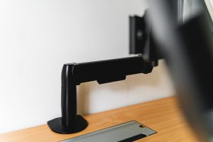 BakkerElkhuizen Space-arm Beam Dual 61 cm (24") Biurko Srebrny 2