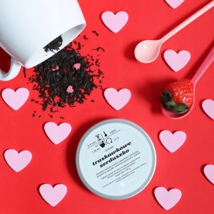 Herbata czarna TRUSKAWKOWE SERDUSZKO czerwona porzeczka truskawki 100g - sypana liściasta herbata PREMIUM Cup&You 4