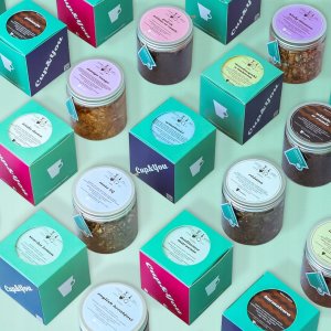 Herbata czarna TRUSKAWKOWE SERDUSZKO czerwona porzeczka truskawki 100g - sypana liściasta herbata PREMIUM Cup&You 10