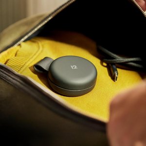 Twelve South ButterFly SE - ładowarka bezprzewodowa Qi2 do dwóch urządzeń kompatybilna z MagSafe, kabel USB-C w zestawie (black) 4