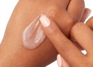 Kiehl's Clearly Corrective Bright.&Exfoliating Daily Cleansr 6