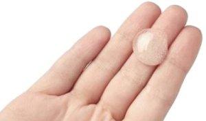 Kiehl's Clearly Corrective Bright.&Exfoliating Daily Cleansr 8