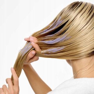 SCHWARZKOPF PROFESSIONAL_BlondMe Bond Repair Purple Mask neutralizująca maska do włosów siwych i blond 200ml 4