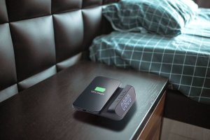 Cellularline Wireless Clock Charger Black 3