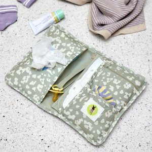 Lassig Green Label Przewijak podrozny z etui na akcesoria Leo light khaki 6