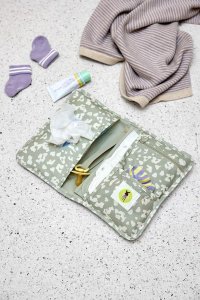 Lassig Green Label Przewijak podrozny z etui na akcesoria Leo light khaki 7