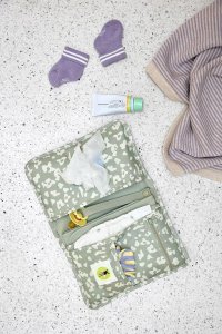 Lassig Green Label Przewijak podrozny z etui na akcesoria Leo light khaki 8