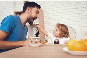 Krzesełko do karmienia ze stolikiem + śliniaczek Milo Ricokids szary 12