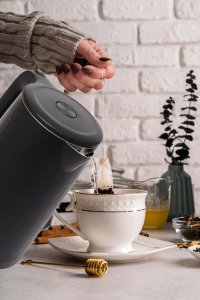 Czajnik elektryczny bezprzewodowy turystyczny 1500 W 1.8 l obrotowy czarny 10