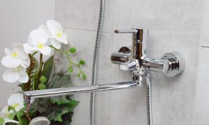 SOTBE UNICORN bateria wannowa z długą wylewką + bateria umywalkowa obrotowa 7