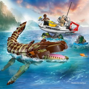 LEGO Jurassic World Misja na łodzi i model mozazaura (76974) 7