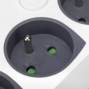 Przedłużacz elektryczny 4 gniazdowy + USB-A + USB-C MT143 Montis 10