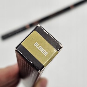 Anastasia Beverly Hills Brow Wiz 11