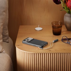 APPLE Beats iPhone 17 Pro Kickstand Case with MagSafe and Camera Control - Granite Gray 4