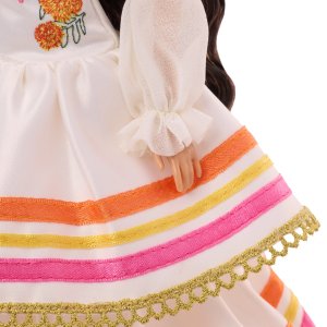 Lalka Barbie Mattel Signature Dia de Muertos 2025 - Lalka kolekcjonerska w kremowej zdobnej sukni (JBJ05) 7