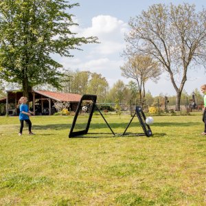 Regulowany rebounder Pro Kickback VirtuFit 124124 cm regulowany, składany, 5 kątów odbicia 15