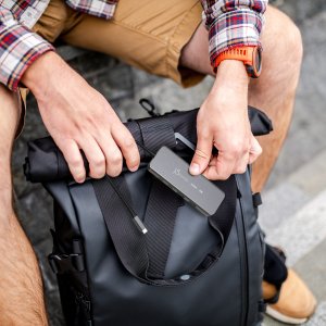 USB4 8K60 SLIM HUB/ 8