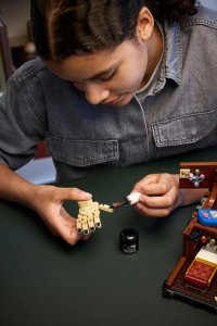 LEGO Wedensday Mieszkanie Rączki (76785) 3