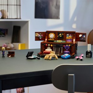 LEGO Wedensday Mieszkanie Rączki (76785) 9