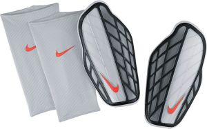 Nike Nagolenniki Nike Protegga Pro SP0315 080 SP0315 080 srebrny - SP0315 080 1