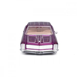 Model kompozytowy Buick Riviera 1965 1/26 4