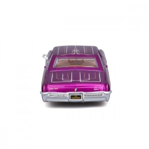 Model kompozytowy Buick Riviera 1965 1/26 5