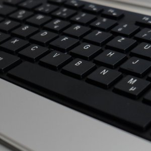 Klawiatura + mysz MediaRange Zestaw klawiatury bezprzewodowej i myszy QWERTY GR 6