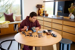 LEGO Icons Transformers: Soundwave (10358) 4