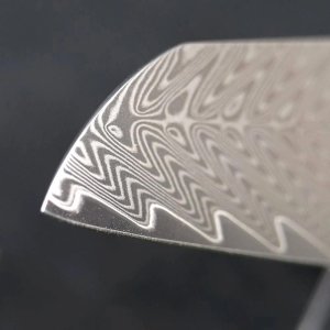 Nóż Dellinger RESIN FUTURE Santoku 170 mm K-H191 Red 2