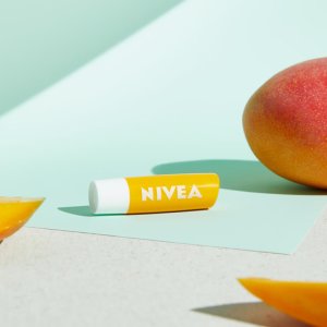NIVEA Lip Care Ochronna pomadka do ust Hydro MANGO Shine 4.8 g 3