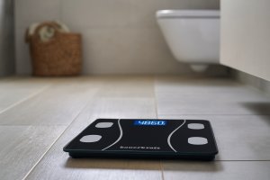 Waga łazienkowa analityczna inteligentna smart aplikacja do 180 kg 12