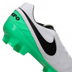 Nike Buty piłkarskie Tiempo Mystic V FG biało-zielone r. 41 (19236 103) 5