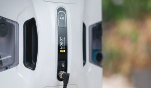 Hobot - 2S window cleaning robot - compact and lightweight 3