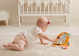 Kotek z lusterkiem 6