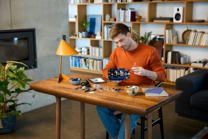 LEGO Icons Shelby Cobra 427 S/C (10357) 4