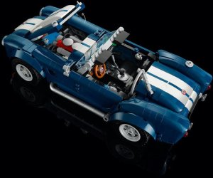 LEGO Icons Shelby Cobra 427 S/C (10357) 5