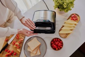 Opiekacz Do Tostów Kanapek Sandwich Toster Elektryczny Srebrny 750W 8