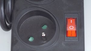 Rum-Lux Przedłużacz z uziemieniem i wyłącznikami 1.5 m czarny 3