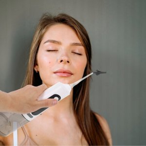 BEZPIECZNE CZYSZCZENIE USZU - IRYGATOR I ZESTAW DO USUWANIA WOSKOWINY 4