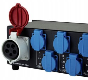 Stairville PD-332 dystrybutor energii 32A z wyświetlaczem cyfrowym 6